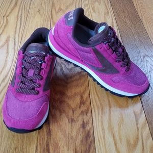 Brooks Chariot Lace Up Sneakers Shoes US6